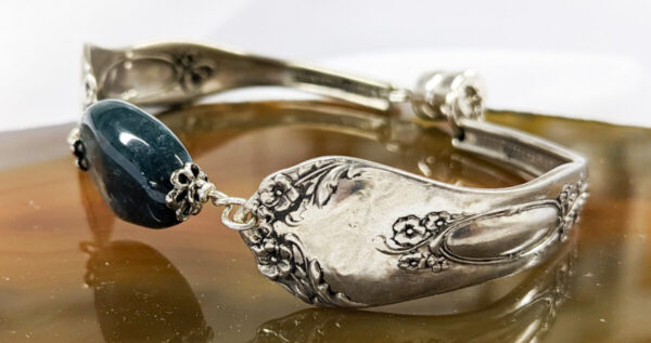 Shop Wyoming Spoon Bracelet Beverly Bloodstone