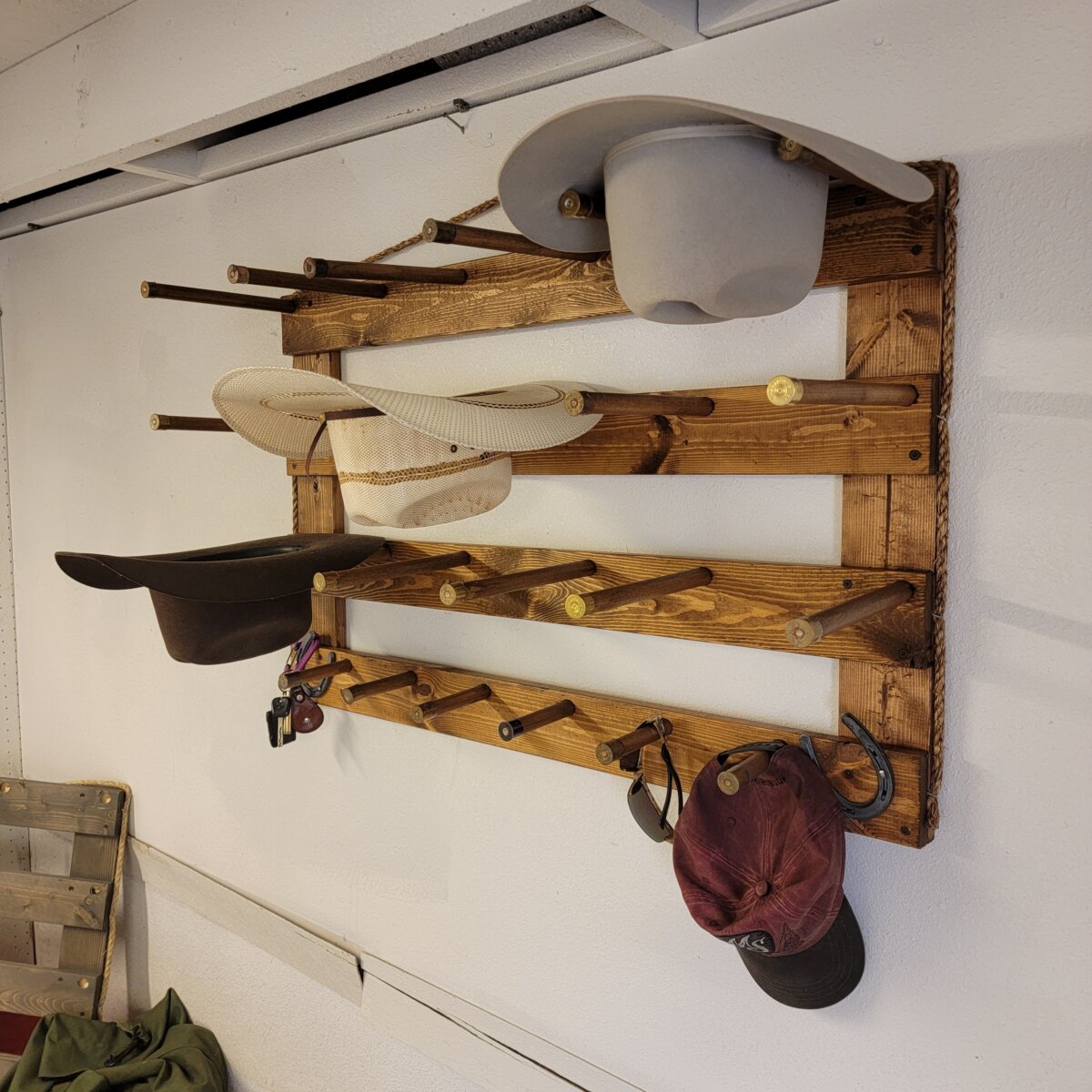 9C - Cowboy Hat Rack - Cowboy hat hanger, cowboy hat rack for wall, cowboy  hat wooden display rack, rustic western mountain home cabin decor - Shop  Wyoming