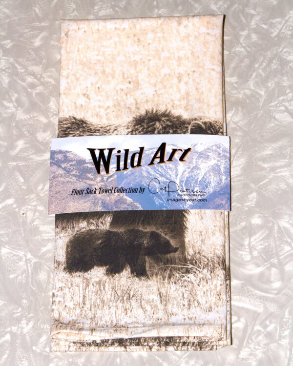 Shop Wyoming GRIZZLY SPIRIT FLOUR SACK TOWEL