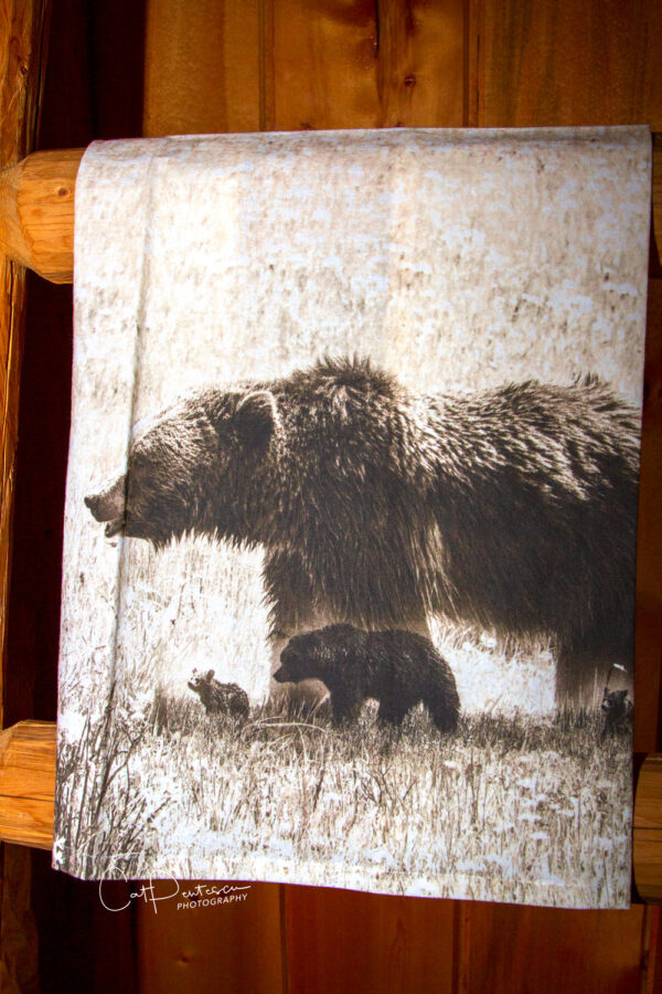 Shop Wyoming GRIZZLY SPIRIT FLOUR SACK TOWEL