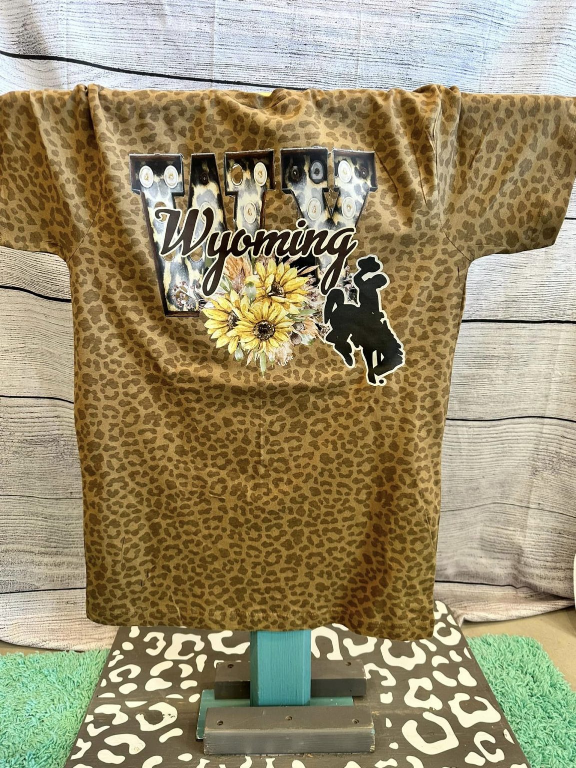 Shop Wyoming Wyoming Sunflower Hoodie, crewneck, or T-shirt Shop Wyoming Wyoming Sunflower Hoodie, crewneck, or T-shirt